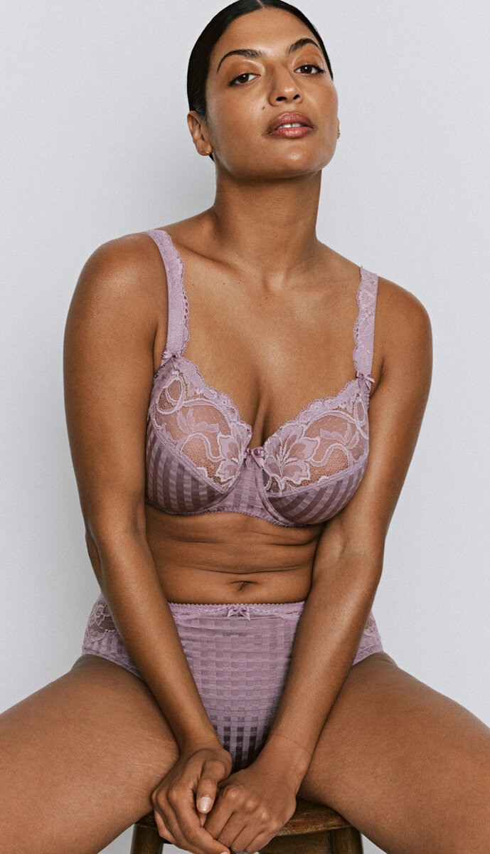 Lila Damenunterwäsche von Hautnah Wäsche und Mode
